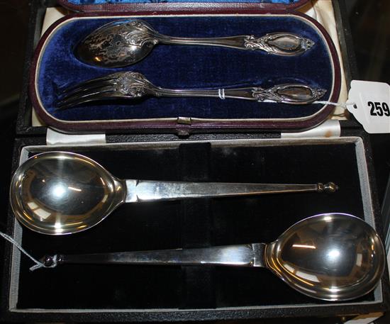 Pair of silver spoons & Victorian silver Christening set, both cased